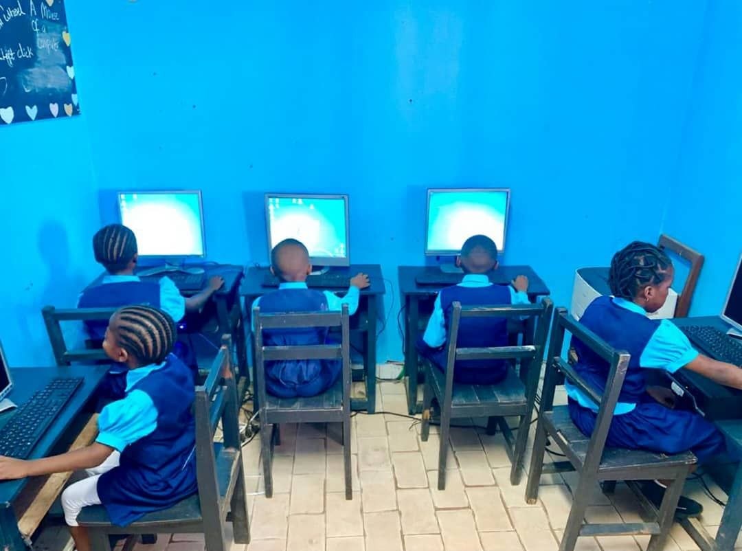 Pupils in the computer laboratory